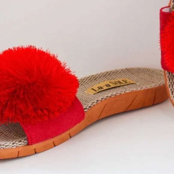 NEW! LA-a SOLE Seafoam Blue Fringe Playful Unique Pom Pom Sandals 8 9