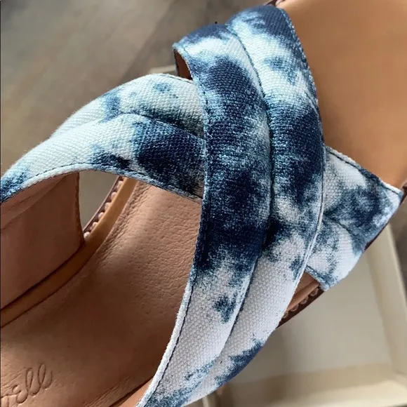 NEW 💙 MADEWELL Puffy Strap Tie-Dye Print Sandals