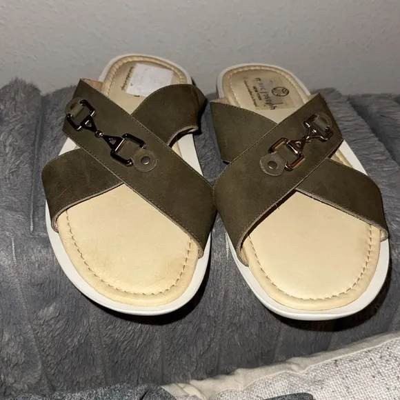 New Marc Joseph N.Y Elegant green leather upper lining Sandals 13 made in Brazil