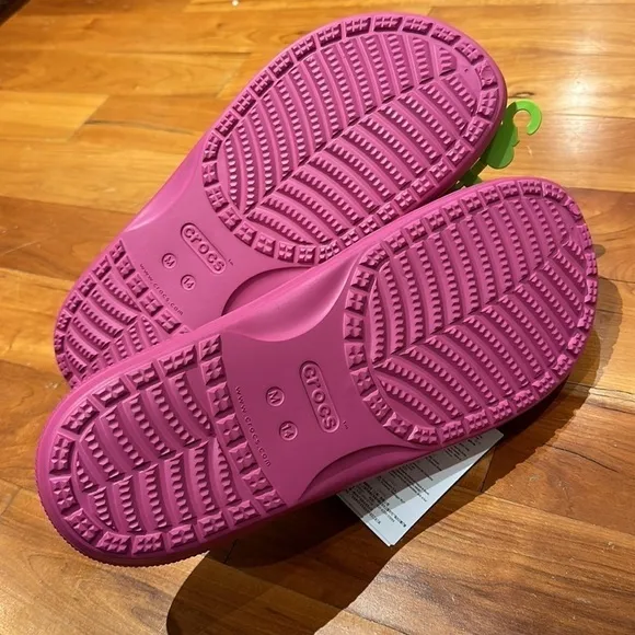 NEW MENS CROCS SLIDES SZ 14 PINK classic sandals with Charms