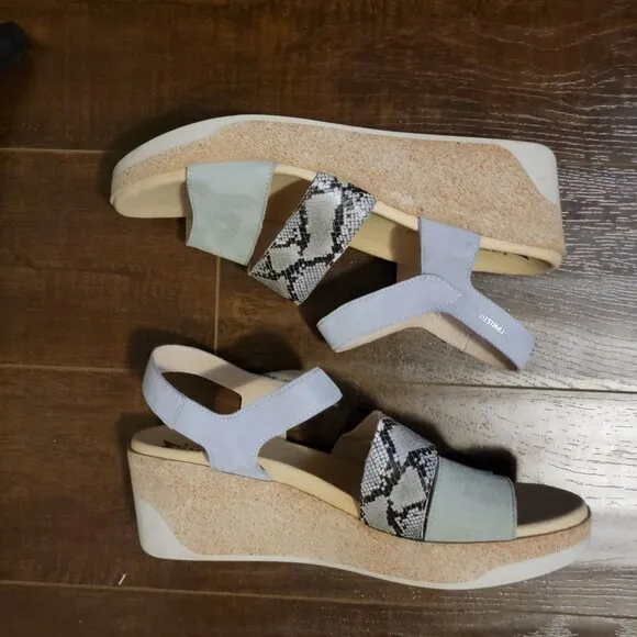 NEW Mephisto Gianna Sandals Womens 10 Soft Blue Suede Casual Comfort Summer