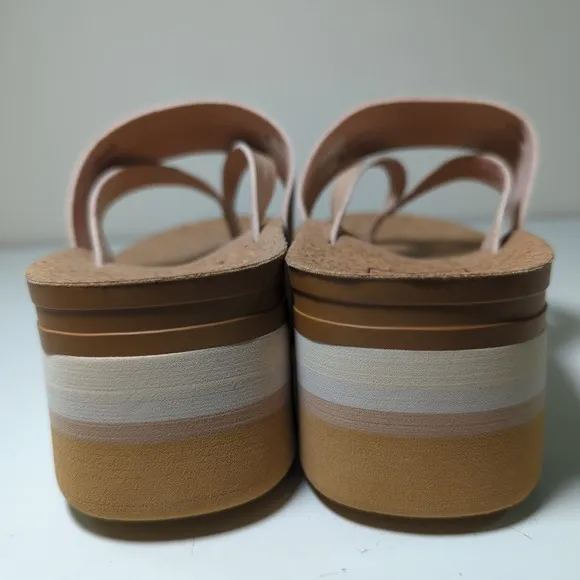 NEW Reef Cushion Lennox Higher Platform Sandals - Seashell Size 10