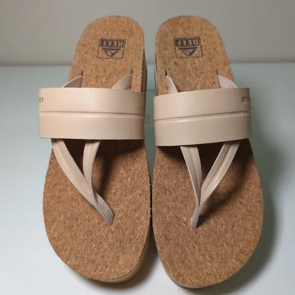 NEW Reef Cushion Lennox Higher Platform Sandals - Seashell Size 10