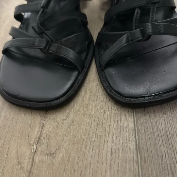 NEW! Steve Madden Black Leather Cherri Strappy Sandal - Size 7.5