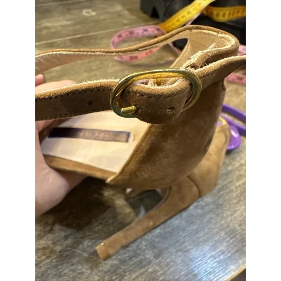 New STUART WEITZMANTaupe Nudistsong Suede 105 Strappy Sandals 9.5 heels brown
