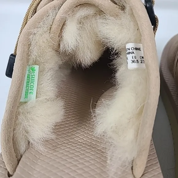NEW Suicoi'e ZAVO-M2ab Beige Shearling Slip On Clogs Sandals Sz M5, W7 NIB $275