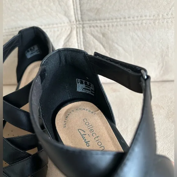 🔥NEW with Box🔥Classy Ortholite Footbed Clarks Leather Straps Heels Sandals, Wide