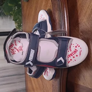 New with tags! Primigi 35 Kids sports soccer fan sandals youth size 3.5