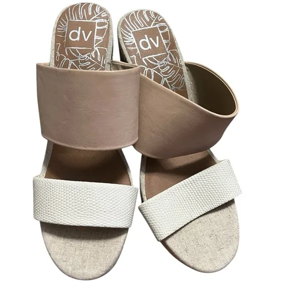 New w/o box DV by Dolce Vita Women's Tan and Cream wedge Sandals Size 9