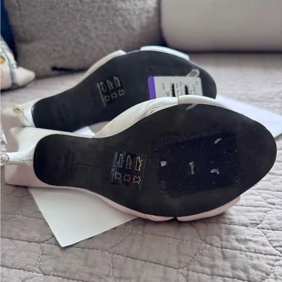 NEW‼️BLACK SUEDE STUDIO Eliza Sandals, White Nappa Leather EU 37.5 US 7