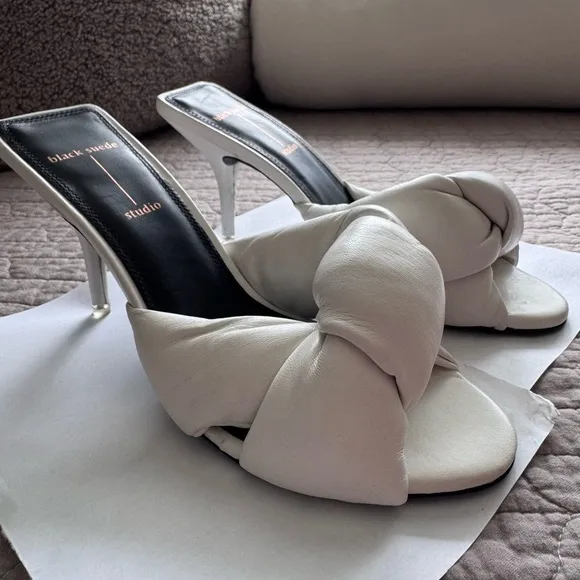 NEW‼️BLACK SUEDE STUDIO Eliza Sandals, White Nappa Leather EU 37.5 US 7