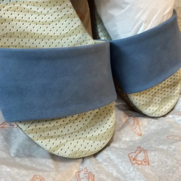 NIB (7) slip on SOFTINOS sky blue ALP real suede elastic orthopedic aerated open