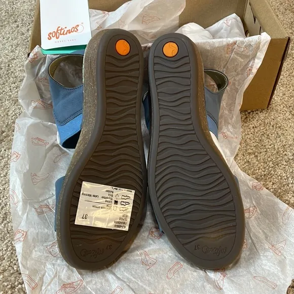 NIB (7) slip on SOFTINOS sky blue ALP real suede elastic orthopedic aerated open