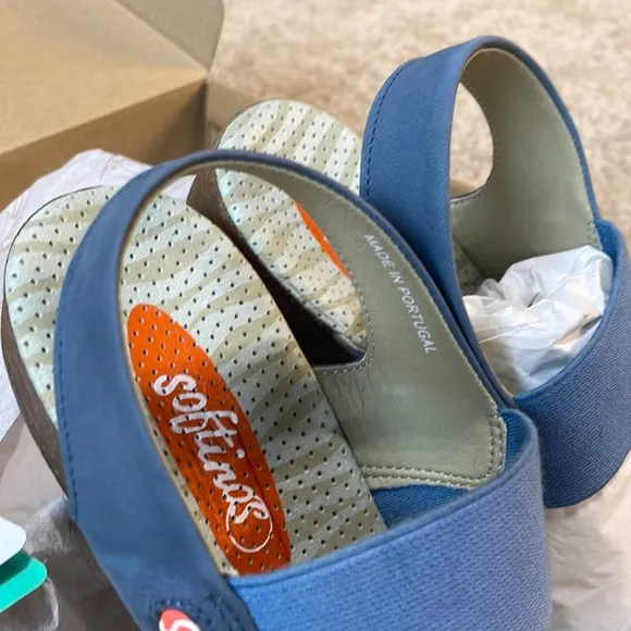 NIB (7) slip on SOFTINOS sky blue ALP real suede elastic orthopedic aerated open