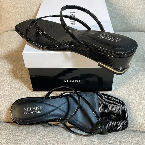 NIB 7.5 ALFANI strappy thong sandals black 2” heel gold tip square toe brand new