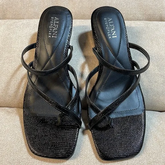 NIB 7.5 ALFANI strappy thong sandals black 2” heel gold tip square toe brand new