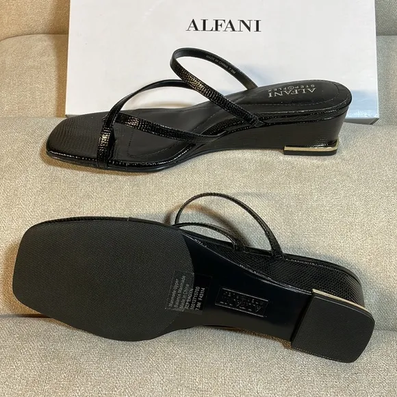 NIB 7.5 ALFANI strappy thong sandals black 2” heel gold tip square toe brand new