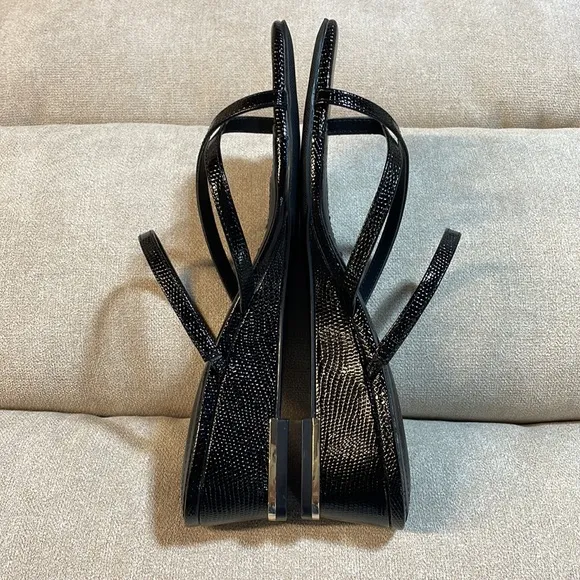 NIB 7.5 ALFANI strappy thong sandals black 2” heel gold tip square toe brand new