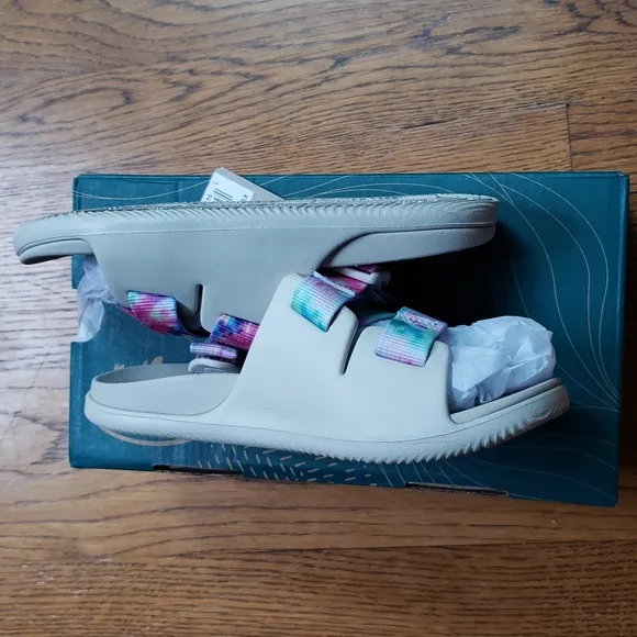 NIB Chaco Chillos Slide Sandal In White Rainbow Tie Dye Kids Size 1