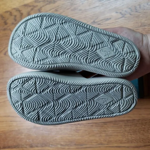 NIB Chaco Chillos Slide Sandal In White Rainbow Tie Dye Kids Size 1