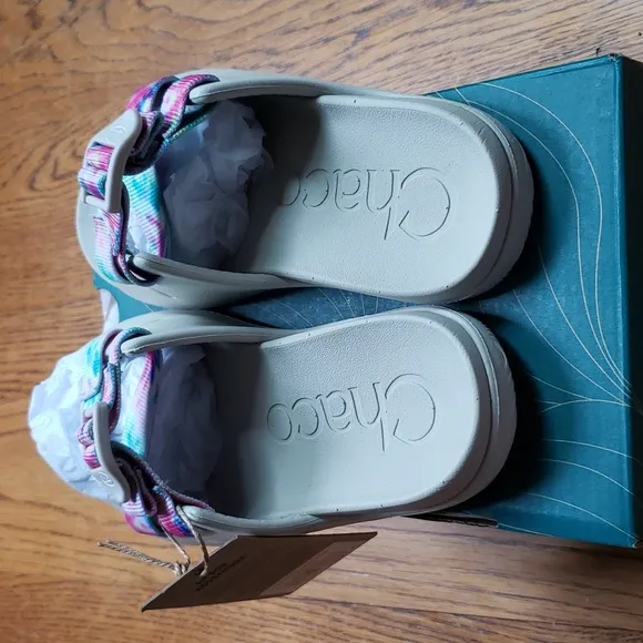 NIB Chaco Chillos Slide Sandal In White Rainbow Tie Dye Kids Size 1