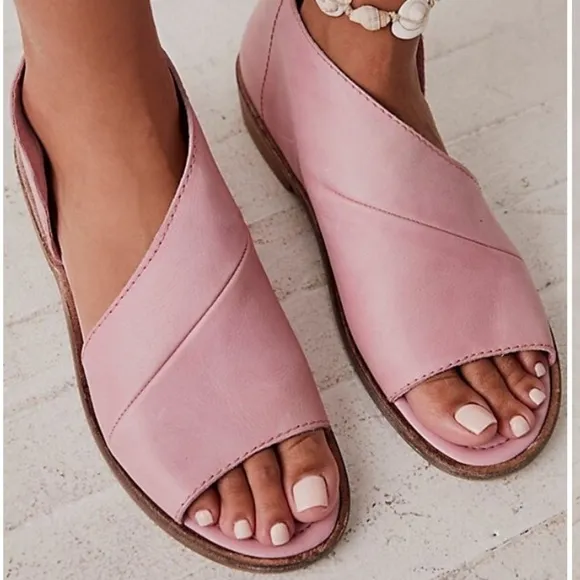 nib ✨HP ✨ FREE PEOPLE Mont Blanc Sandals in Pink
