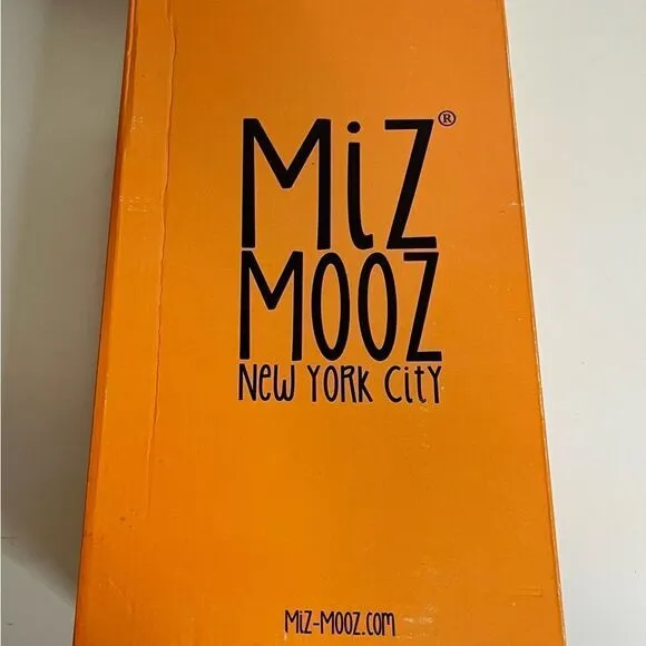 NIB - Miz Mooz DANDELION Wide Width  -size 40