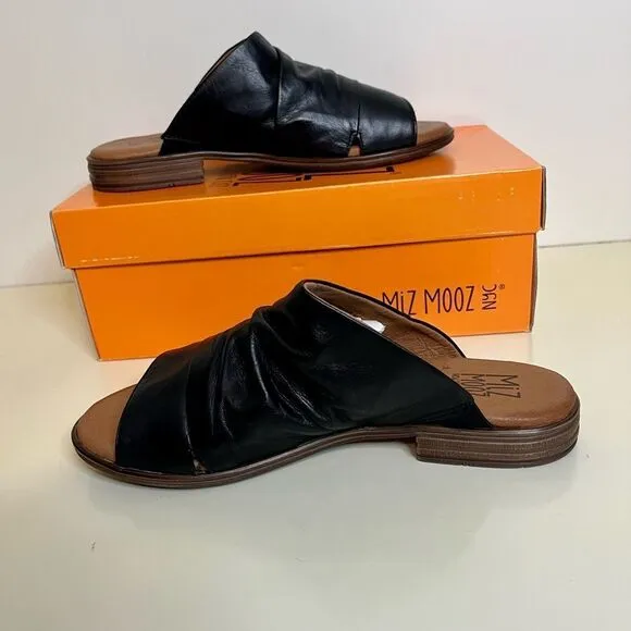 NIB - Miz Mooz DANDELION Wide Width  -size 40