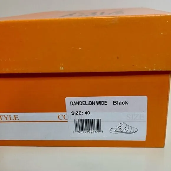 NIB - Miz Mooz DANDELION Wide Width  -size 40