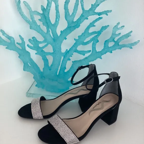 NIB NINA BLACK SUEDE UPPER CRYSTAL EMBELLISHED DRESSY SANDALS 7M