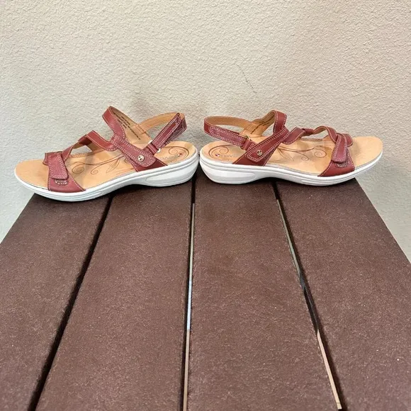 NIB Revere Emerald Platform Comfort Sandals in Cognac - 8