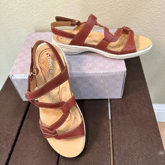 NIB Revere Emerald Platform Comfort Sandals in Cognac - 8
