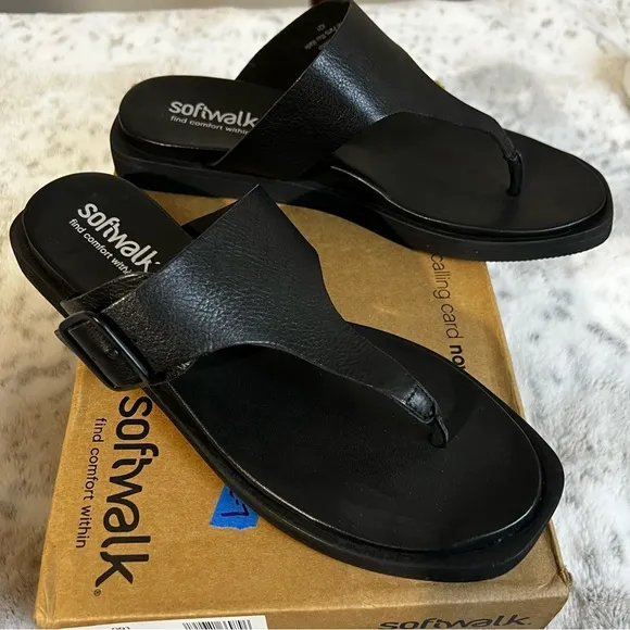 NIB SoftWalk Black Leather Kisi Sandals Slip-On Thongs sz 9.5 Wide
