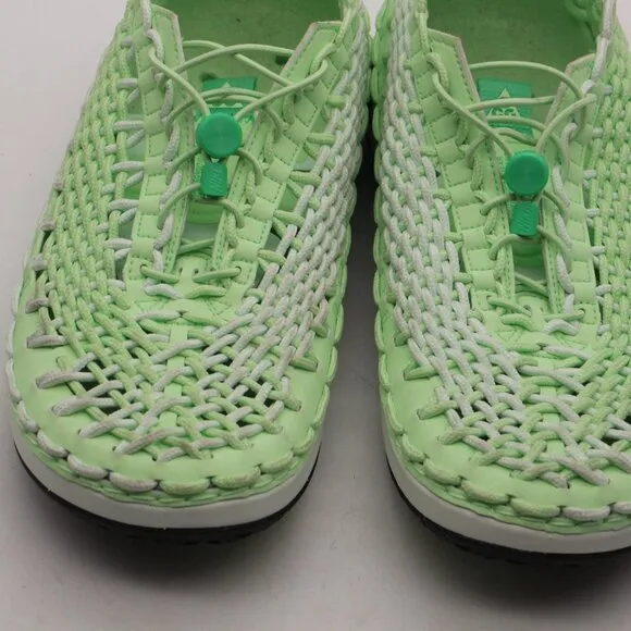 Nike ACG Watercat  Vapor Green Men's Size 10 Sandals FN5202 300