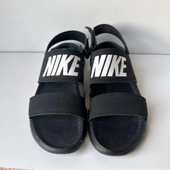 Nike Tanjun Sandals womens size 9 black athletic sports adjustable comfort