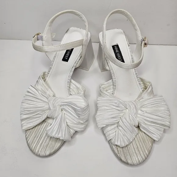 Nine West Open Toe All White Bow Sandal Chunky Heel Size 7.5