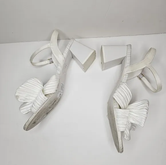 Nine West Open Toe All White Bow Sandal Chunky Heel Size 7.5