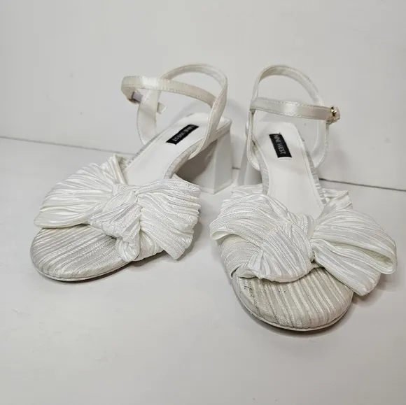 Nine West Open Toe All White Bow Sandal Chunky Heel Size 7.5