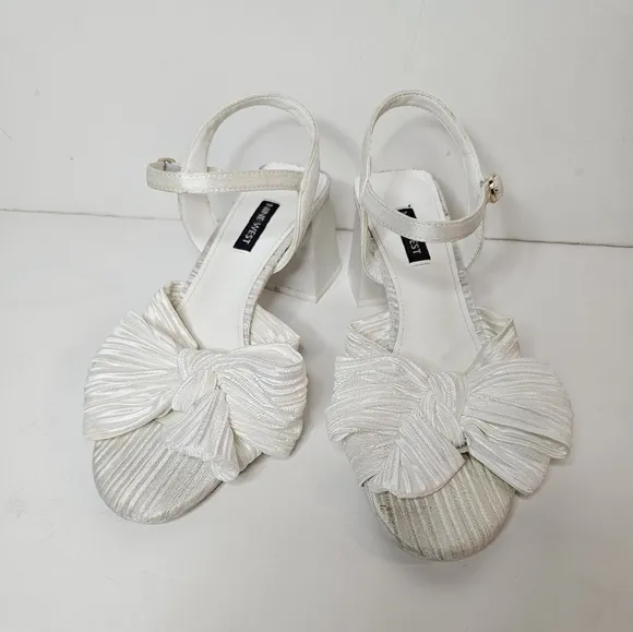 Nine West Open Toe All White Bow Sandal Chunky Heel Size 7.5