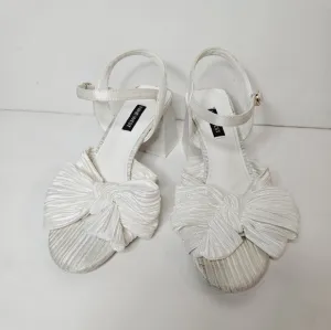 Nine West Open Toe All White Bow Sandal Chunky Heel Size 7.5
