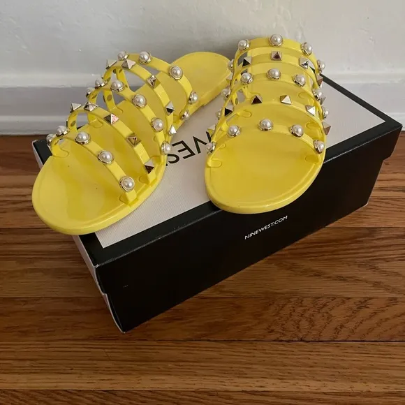 NINE WEST - WOMEN’S YELLOW CARIANA JELLY SANDALS