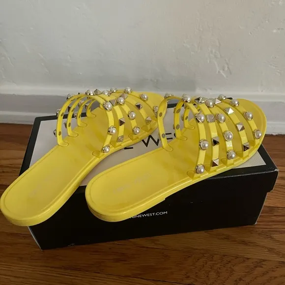 NINE WEST - WOMEN’S YELLOW CARIANA JELLY SANDALS