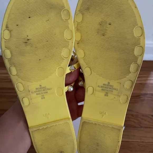 NINE WEST - WOMEN’S YELLOW CARIANA JELLY SANDALS