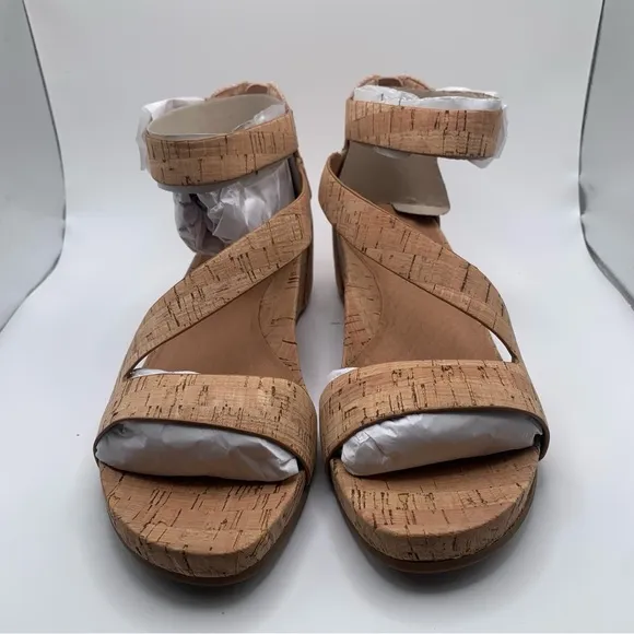 NWB Gentle Souls Women's Gwen Zipper Sandals size 10M slingback natural