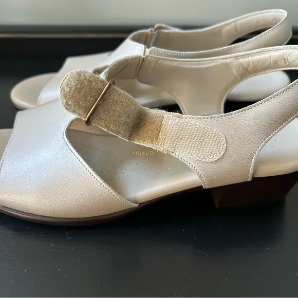 NWOB SAS Women's Suntimer Pearl Bone Heeled Strap Sandal, Size 8M