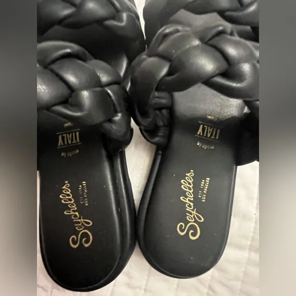 NWOB Seychelles golden coast sandal