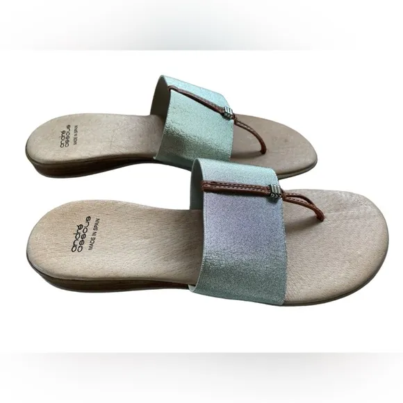 NWOT Andre Assous Nice Stretch Sandals in Platino, Size 41 (US Size 10-10.5)