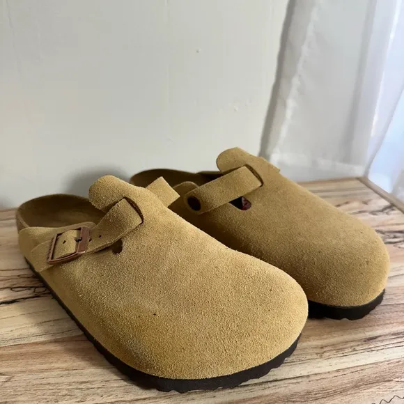 NWOT - Birkenstock Clog Buckle Sandals