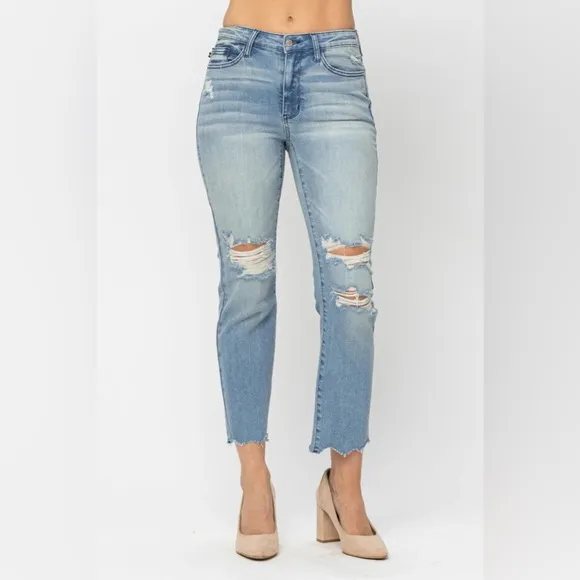 NWOT Judy Blue Tinted Wash Mid-Rise Cropped Straight Jeans 20W