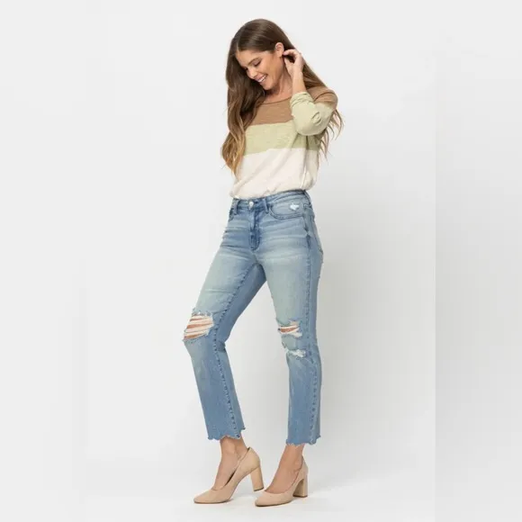NWOT Judy Blue Tinted Wash Mid-Rise Cropped Straight Jeans 20W